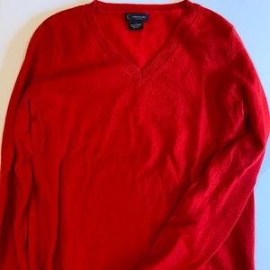 C by bloomingdales red v-neck cashmere sweater
